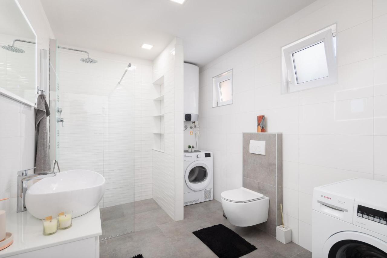 Solaris Holiday Home - Private Pool Stanici Esterno foto