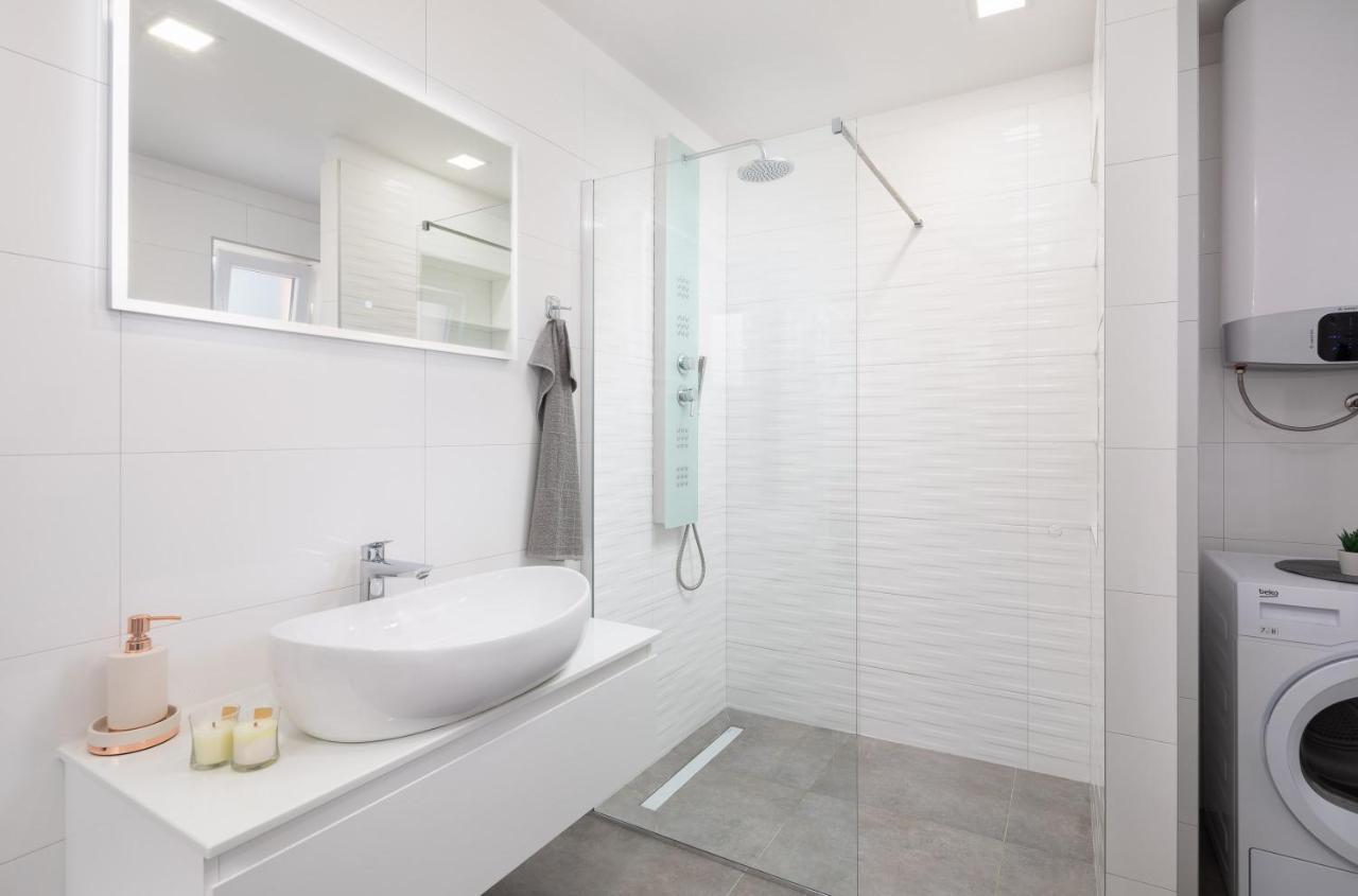 Solaris Holiday Home - Private Pool Stanici Esterno foto