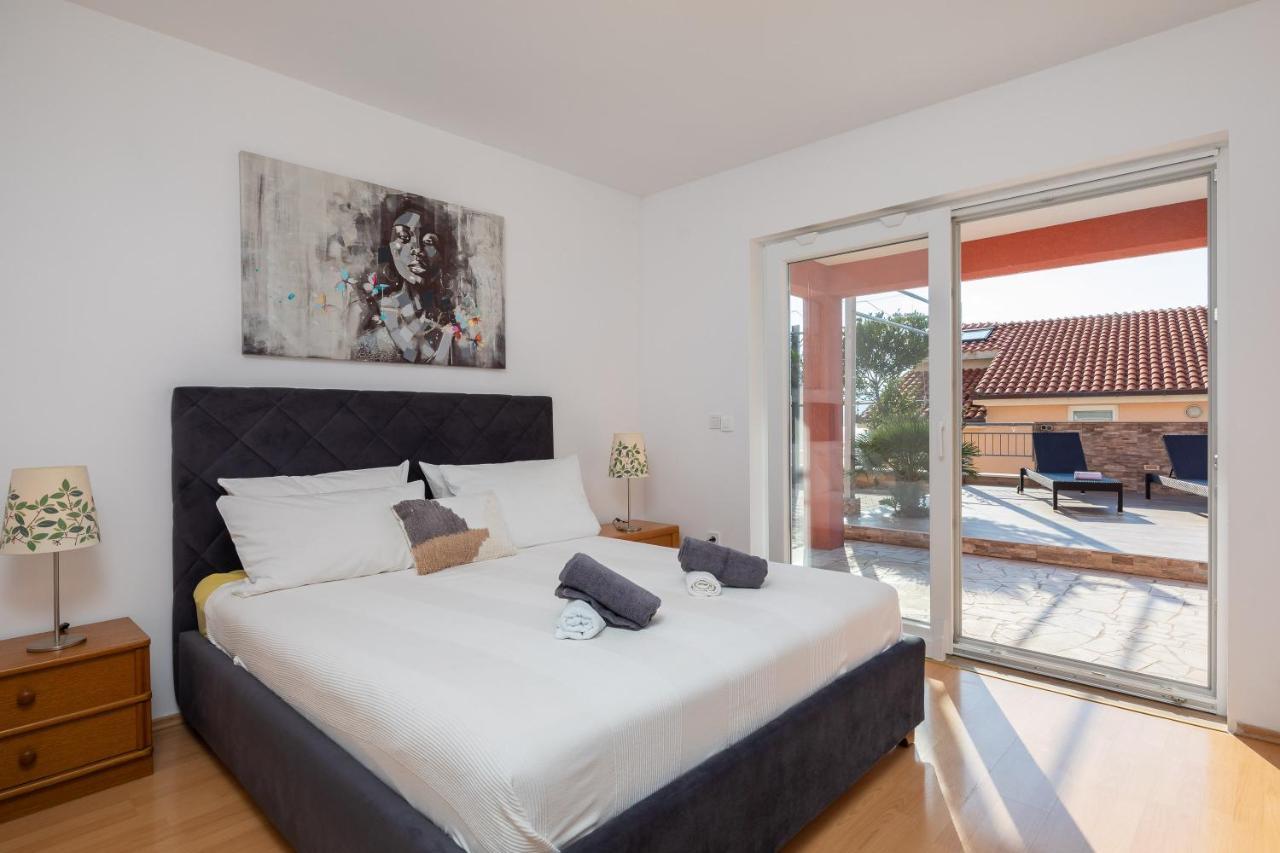 Solaris Holiday Home - Private Pool Stanici Esterno foto